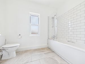 Family bathroom- click for photo gallery